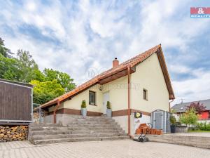 Prodej rodinného domu, Kamenice - Ládví, Lomená, 130 m2