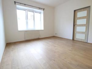 Pronájem bytu 2+kk, Praha - Hrdlořezy, Českobrodská, 36 m2