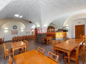 Prodej restaurace, Vysoké Veselí, 1. máje, 600 m2