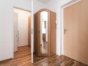 Pronájem bytu 2+kk, Praha - Kbely, Pod Nouzovem, 45 m2