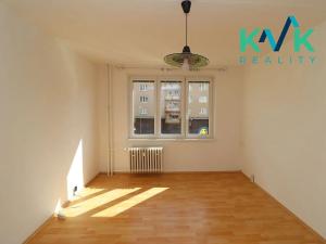 Pronájem bytu 1+1, Karlovy Vary, Družstevní, 37 m2