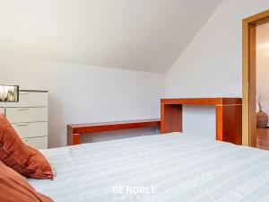 Pronájem bytu 4+kk, Praha - Dolní Měcholupy, Na Slavíkově, 130 m2