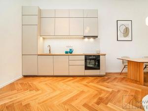 Prodej bytu 2+kk, Praha - Malá Strana, Újezd, 71 m2