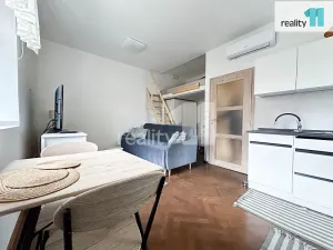 Pronájem bytu 1+kk, Kroměříž, Husovo náměstí, 25 m2