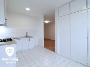 Pronájem bytu 3+1, Praha - Kobylisy, Famfulíkova, 60 m2