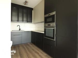 Pronájem bytu 2+kk, Praha - Žižkov, V domově, 48 m2