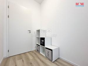 Pronájem bytu 1+kk, Praha - Horní Měcholupy, Milánská, 38 m2