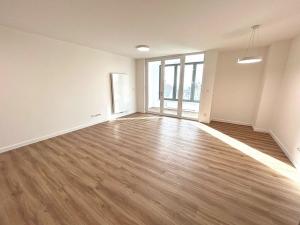 Pronájem bytu 1+kk, Praha - Kobylisy, Vršní, 50 m2