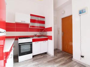 Pronájem bytu 2+kk, Praha - Vršovice, Donská, 45 m2