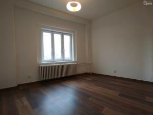 Pronájem bytu 3+1, Praha - Dubeč, náměstí U lípy svobody, 78 m2