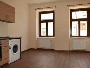 Pronájem bytu 1+kk, Jihlava, Lazebnická, 24 m2