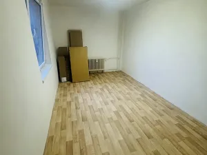 Prodej komerční nemovitosti, Praha - Černý Most, Bryksova, 15 m2