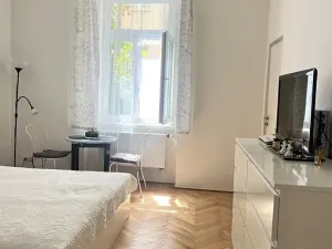 Pronájem bytu 2+kk, Praha - Libeň, V zahradách, 65 m2