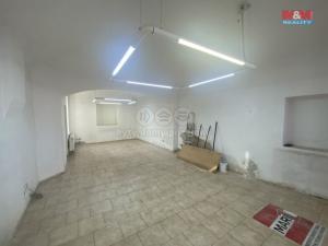 Pronájem obchodního prostoru, Liteň, Náměstí, 70 m2