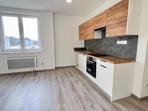 Pronájem bytu 2+kk, Ostrava, Šenovská, 44 m2