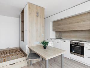 Pronájem bytu 1+kk, Praha - Záběhlice, Topolová, 31 m2