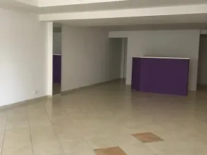 Prodej obchodního prostoru, Karlovy Vary, Zámecký vrch, 63 m2