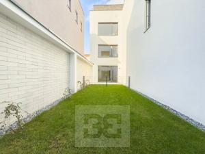 Pronájem bytu 1+kk, Praha - Holešovice, U průhonu, 42 m2