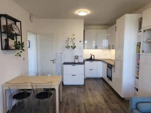 Prodej bytu 2+kk, Praha - Libuš, Novodvorská, 52 m2