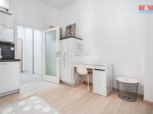 Pronájem bytu 1+kk, Praha - Holešovice, V závětří, 22 m2