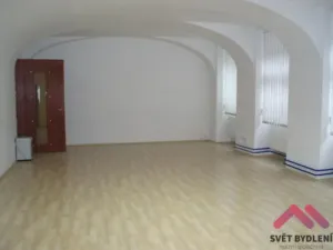 Pronájem kanceláře, Praha - Smíchov, Holečkova, 70 m2