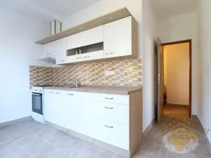 Pronájem bytu 2+kk, Praha - Hloubětín, Poděbradská, 53 m2