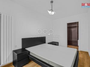 Pronájem bytu 2+kk, Praha - Modřany, Mladenovova, 48 m2