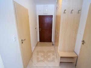 Pronájem bytu 2+kk, Praha - Vysočany, Pod Harfou, 52 m2