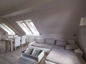 Pronájem bytu 6+kk a větší, Karlovy Vary, Na Vyhlídce, 150 m2