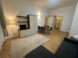 Pronájem bytu 2+kk, Praha - Nové Město, Hálkova, 60 m2