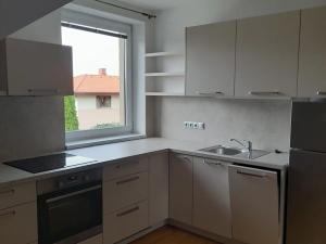 Pronájem bytu 3+kk, Praha - Lipence, Průjezdná, 102 m2