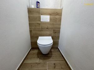 Pronájem obchodního prostoru, Třebíč, Smila Osovského, 30 m2