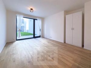 Pronájem bytu 1+kk, Praha - Holešovice, U průhonu, 42 m2