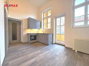 Pronájem bytu 2+kk, Chrudim, Resselovo náměstí, 49 m2