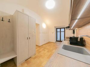 Pronájem bytu 2+kk, Olomouc, Šemberova, 31 m2