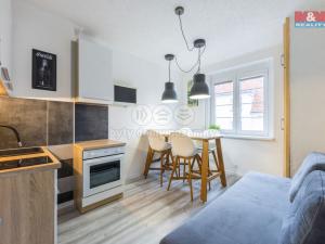 Pronájem bytu 2+kk, Karlovy Vary - Drahovice, Kvapilova, 37 m2