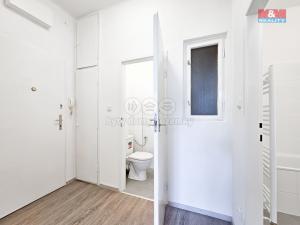 Pronájem bytu 1+kk, Praha - Holešovice, Jankovcova, 29 m2