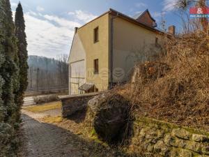 Prodej obchodního prostoru, Černotín, 2100 m2