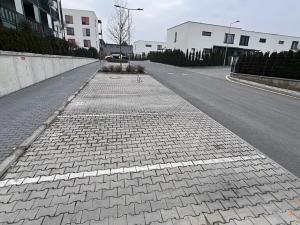 Pronájem garážového stání, Kladno, Benediktínská, 11 m2