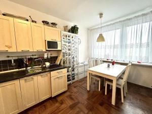 Prodej bytu 4+kk, Praha - Kobylisy, Frýdlantská, 85 m2