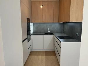 Pronájem bytu 2+kk, Praha - Prosek, 61 m2