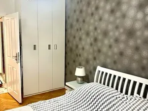 Pronájem bytu 2+kk, Praha - Žižkov, Blahníkova, 41 m2