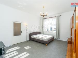 Pronájem rodinného domu, Holice, náměstí T. G. Masaryka, 90 m2