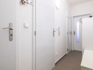 Pronájem bytu 1+kk, Praha - Horní Počernice, Markupova, 40 m2