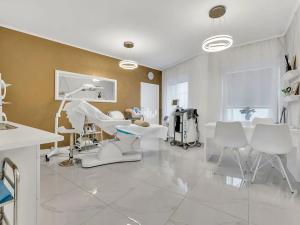 Pronájem kanceláře, Dolní Břežany, Na Panský, 162 m2