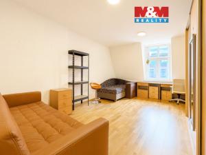 Prodej bytu 4+1, Karlovy Vary, Varšavská, 124 m2