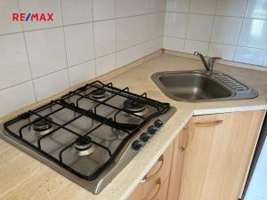 Pronájem bytu 2+kk, Praha - Dejvice, Evropská, 40 m2