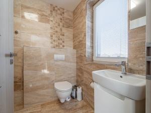 Prodej domu, Tmaň, K Vodojemu, 261 m2