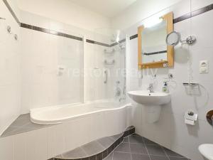 Pronájem bytu 3+kk, Praha - Malá Strana, Všehrdova, 85 m2