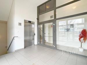 Prodej bytu 3+kk, Praha - Modřany, Československého exilu, 69 m2